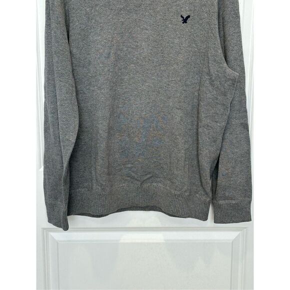 American Eagle Gray V-Neck Sweater Size XL - Picture 3 of 6